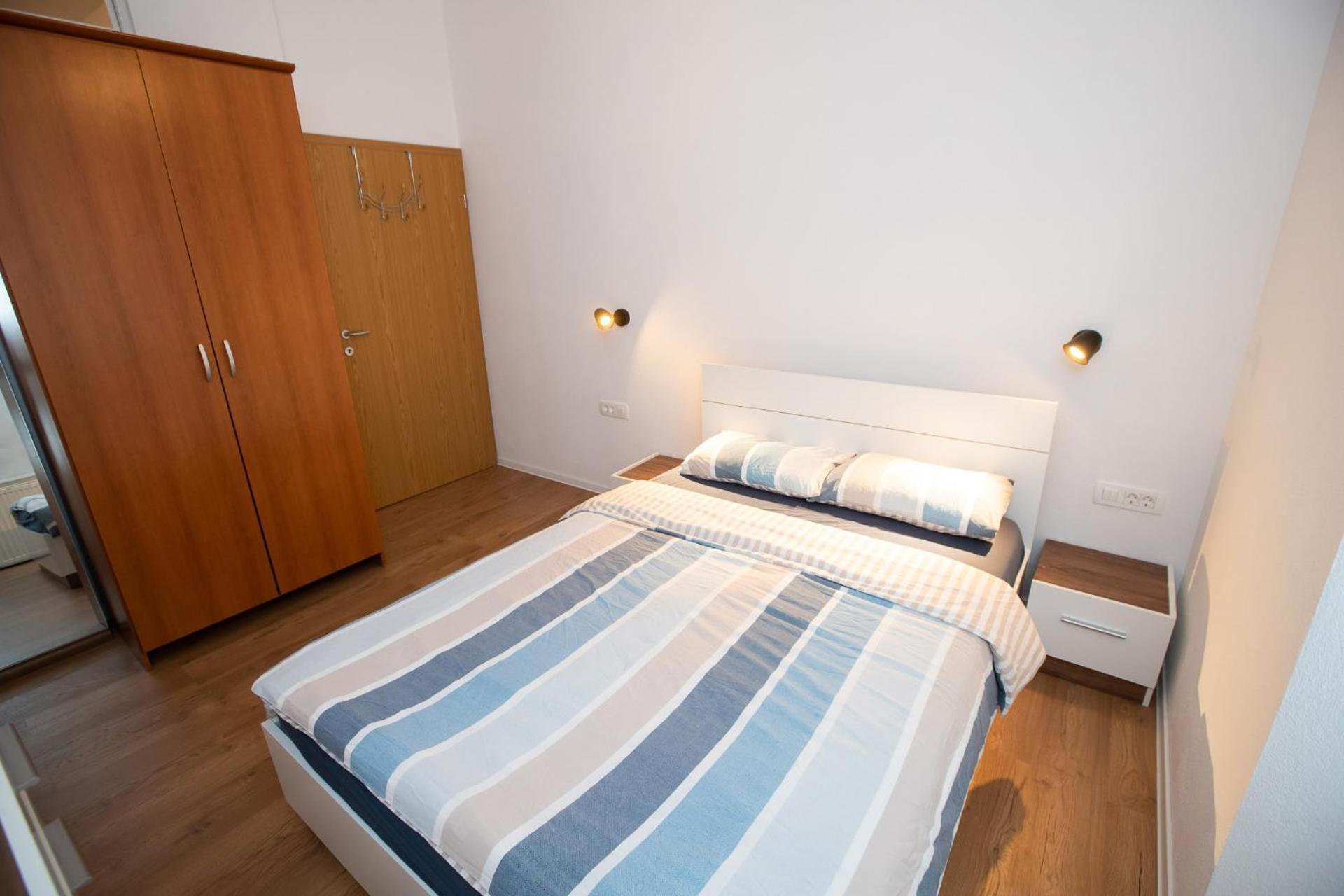 Apartment Newly Adapted 3-room *